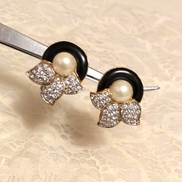 Vintage White Pearl Clear Cubic Zirconia Gold Tone Earrings Pendant - Picture 2 of 16